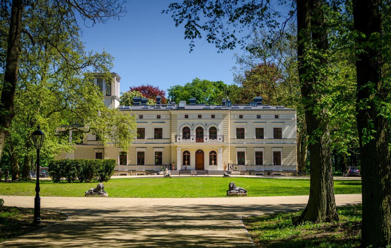 Palac Wierzbiczany Gniewkowo Exterior photo