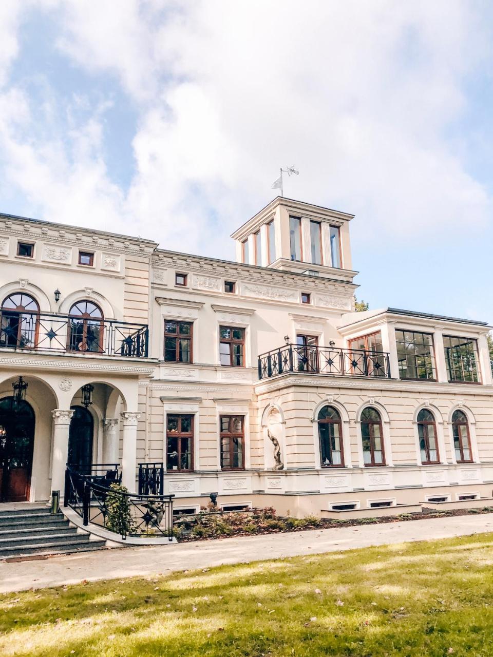 Palac Wierzbiczany Gniewkowo Exterior photo